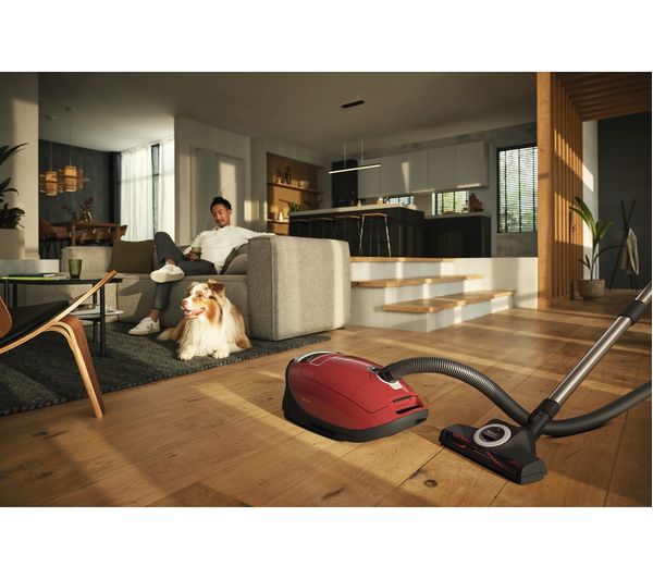 12137590 MIELE Complete C3 Cat & Dog Cylinder Bagged Vacuum Cleaner