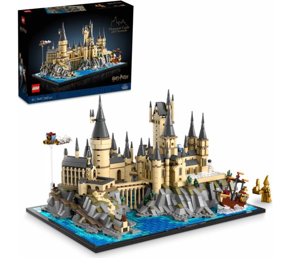 An image of LEGO Harry Potter 76419 Hogwarts Castle and Grounds Set for Adults