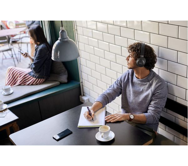 JBL Live 660NC Wireless Noise Cancelling Over-Ear Headphones - Black (Renewed With Amazon Guarantee)