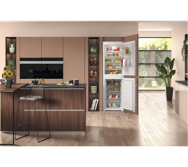 HOTPOINT Frost Free HBC18 5050 F2 Integrated 50/50 Fridge Freezer