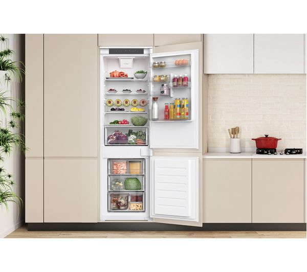 34901457 HOOVER HFLF3518EW Integrated Smart 70/30 Fridge Freezer